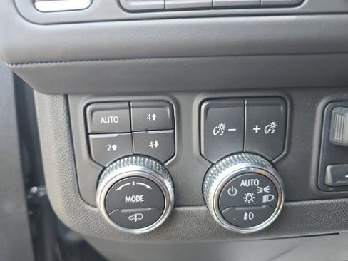 Used 2023 GMC Yukon Denali Ultimate image 26