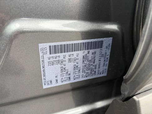 Used 2025 Nissan Rogue SV FWD image 31