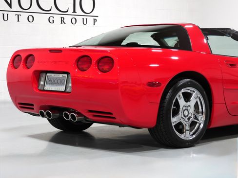 Used 1997 Chevrolet Corvette Coupe w/ Memory Pkg RWD image 50