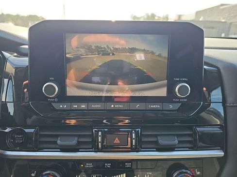 Used 2025 Nissan Pathfinder SV image 27