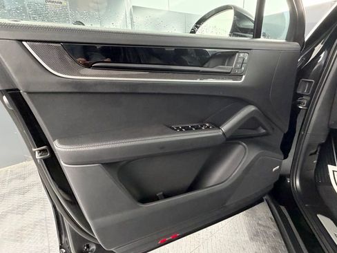 Certified 2025 Porsche Cayenne S AWD/4WD image 25