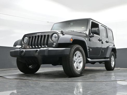 Used 2017 Jeep Wrangler Unlimited Sport w/ Quick Order Package 24S AWD/4WD image 36