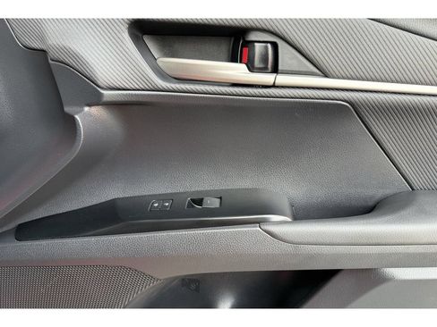 Certified 2025 Toyota Camry SE FWD image 17