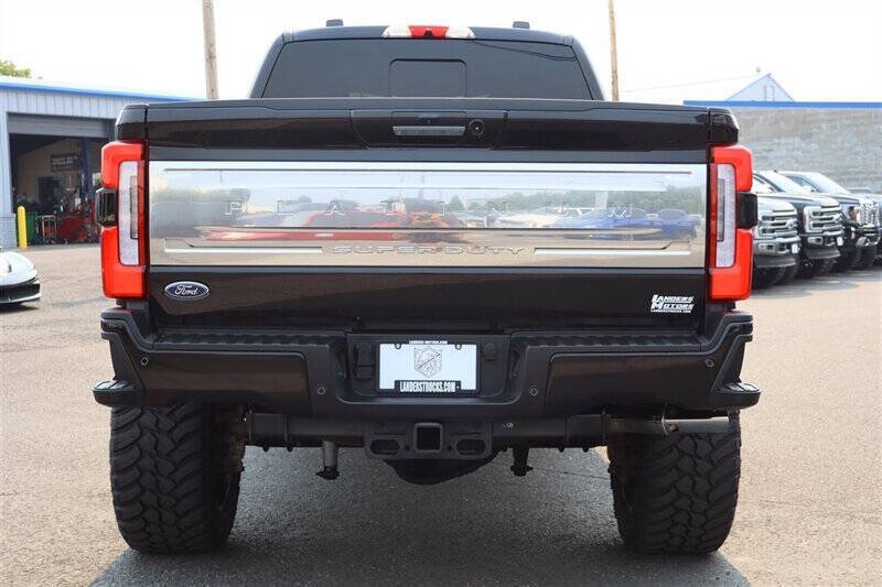 Used 2024 Ford F350 Platinum AWD/4WD image 4