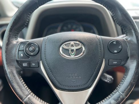 Used 2013 Toyota RAV4 Limited AWD/4WD image 18
