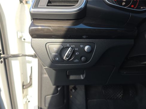 Used 2018 Audi Q5 Prestige image 35