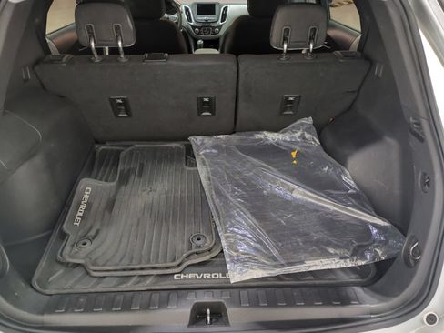 Used 2019 Chevrolet Equinox LS w/ LS Convenience Package FWD image 12