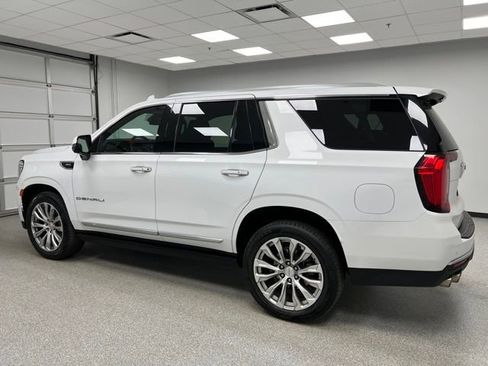 Used 2023 GMC Yukon Denali AWD/4WD image 6