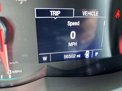 Used 2020 Chevrolet Trax LT w/ LT Convenience Package AWD/4WD image 12