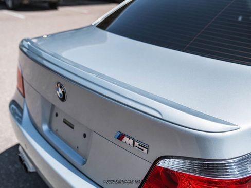 Used 2006 BMW M5 image 65