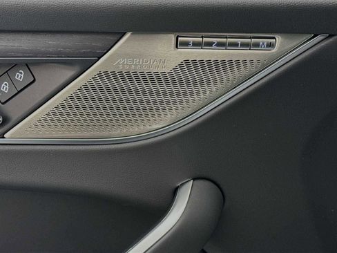 New 2026 Jaguar F-PACE R-Dynamic S image 19