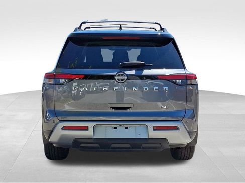 Used 2022 Nissan Pathfinder SL FWD image 5