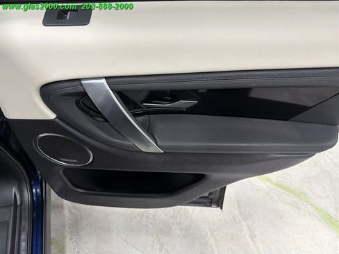 Used 2020 Land Rover Discovery Sport SE AWD/4WD image 28