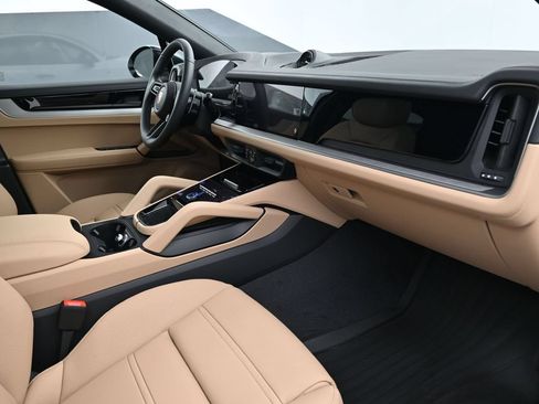 Certified 2026 Porsche Cayenne Coupe AWD/4WD image 14