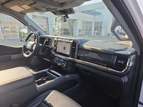 Used 2024 Ford F250 Lariat w/ Lariat Ultimate Package AWD/4WD image 13