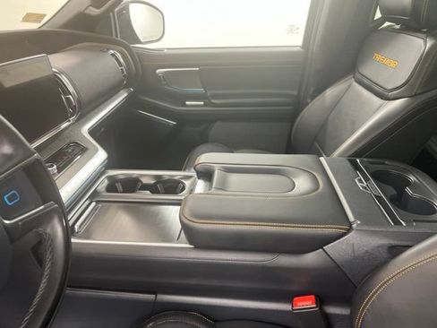 Used 2025 Ford Expedition Tremor AWD/4WD image 18