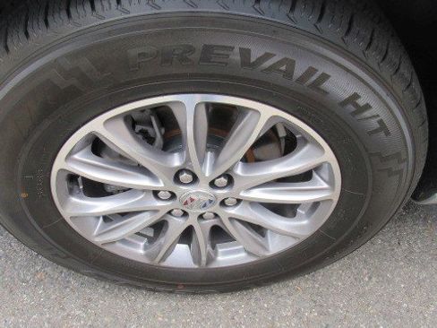 Certified 2024 Buick Enclave Premium image 5