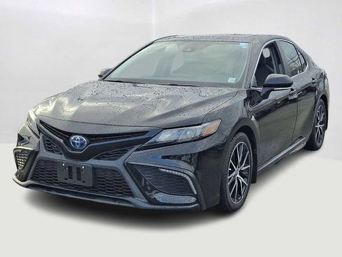 Certified 2022 Toyota Camry SE image 1