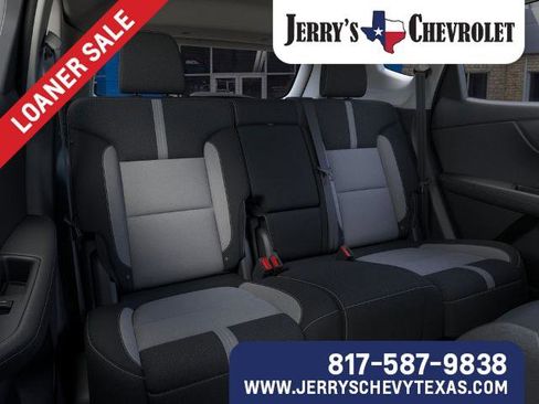 New 2025 Chevrolet Blazer LT w/ LPO, Black Grille Bar Package image 17