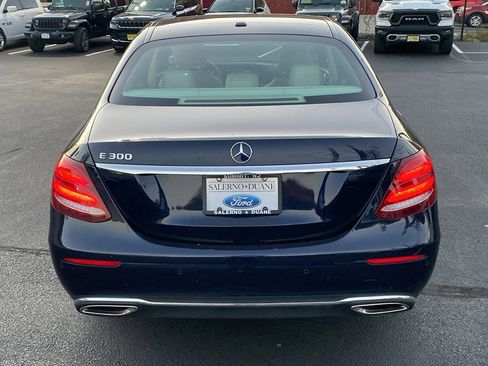 Used 2017 Mercedes-Benz E 300 image 25