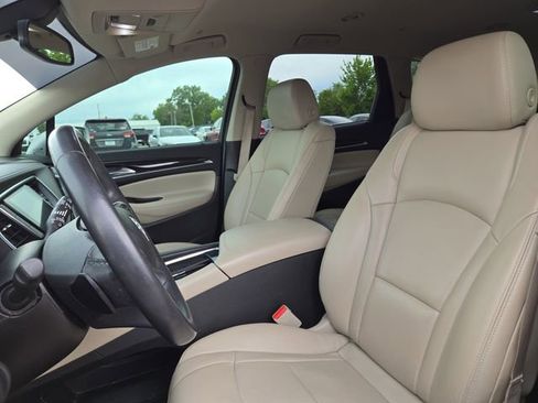 Used 2020 Buick Enclave Essence FWD image 22