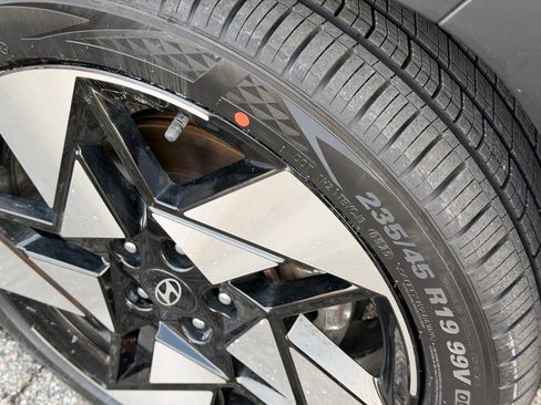 Certified 2025 Hyundai Kona Limited image 10