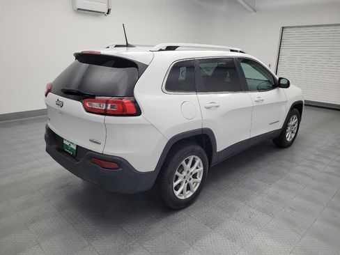Used 2018 Jeep Cherokee Latitude Plus w/ Comfort/Convenience Group AWD/4WD image 10