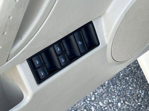 Used 2007 Volkswagen Beetle 2.5L image 12