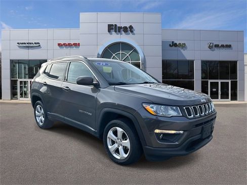Used 2019 Jeep Compass Latitude image 1