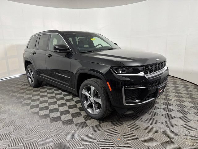 New 2026 Jeep Grand Cherokee Limited w/ Trailer Tow Package AWD/4WD image 1