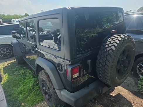Used 2022 Jeep Wrangler Unlimited Sport AWD/4WD image 6