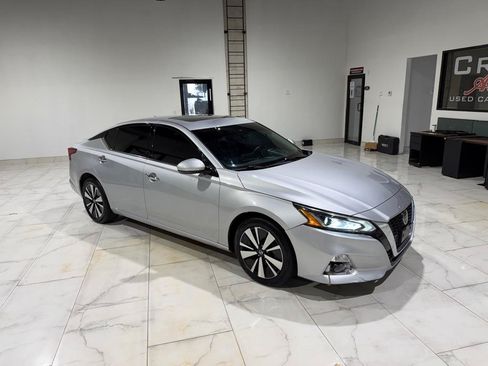 Used 2020 Nissan Altima 2.5 SL FWD image 3