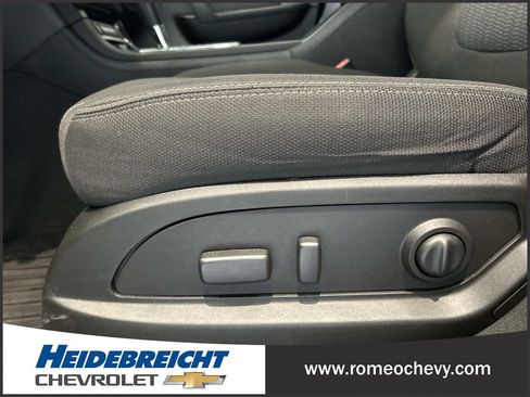 Used 2017 Chevrolet Traverse LT w/ Style and Technology Package FWD image 14