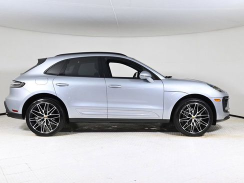 Certified 2024 Porsche Macan image 8