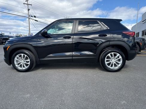 Used 2024 Chevrolet TrailBlazer LS w/ LS Convenience Package FWD image 6
