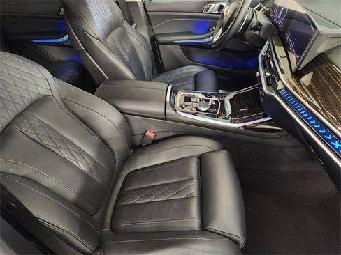 Used 2025 BMW X7 xDrive40i image 3