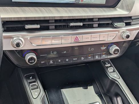 Used 2024 Kia Telluride EX w/ EX Captain's Chair Package FWD image 28