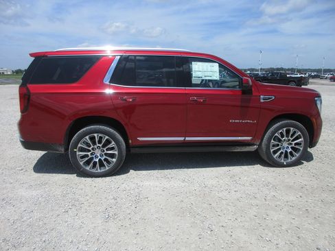 New 2026 GMC Yukon Denali w/ Sun & Power Step Package AWD/4WD image 3