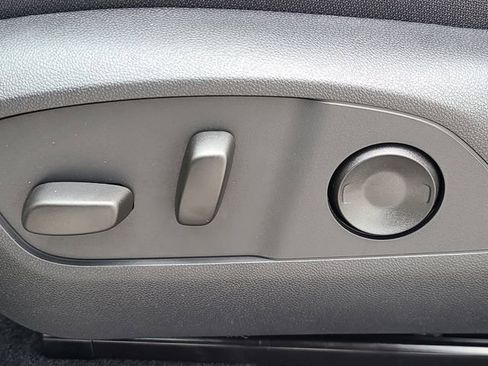 New 2026 Chevrolet Traverse LT FWD image 21