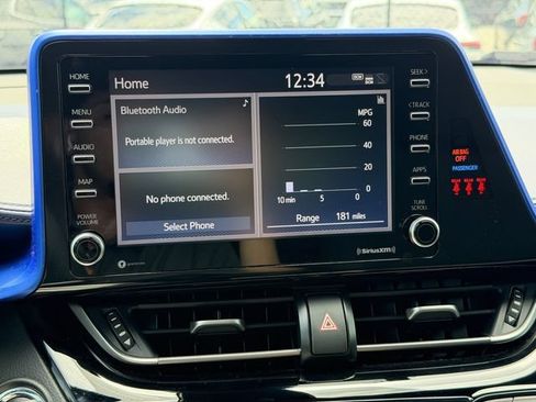 Used 2020 Toyota C-HR XLE FWD image 22