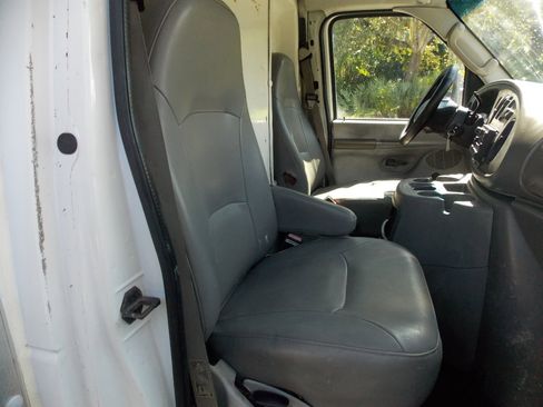 Used 2003 Ford E-350 and Econoline 350 Super Duty image 11