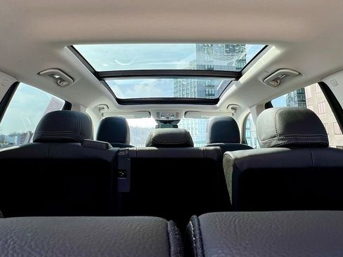 Certified 2026 Mercedes-Benz GLS 450 4MATIC image 18