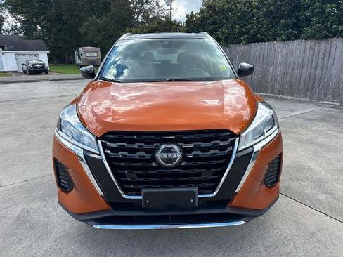 Used 2024 Nissan Kicks SV FWD image 2
