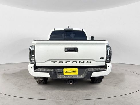 Used 2019 Toyota Tacoma TRD Off-Road w/ Technology Package image 4