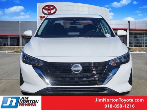 Used 2024 Nissan Sentra SV image 2