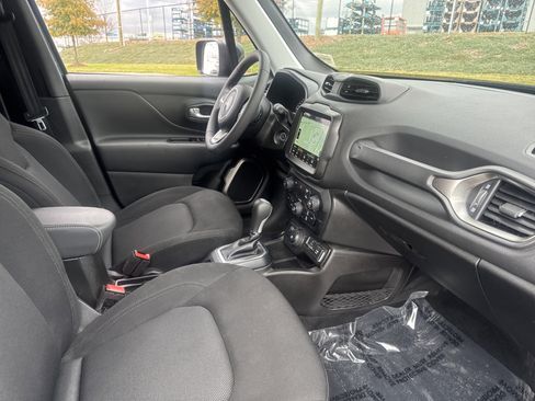 Certified 2023 Jeep Renegade Latitude image 35
