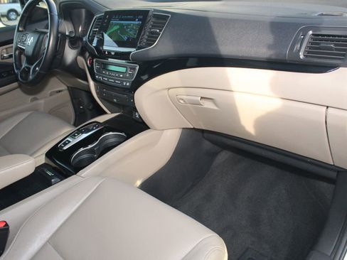 Used 2020 Honda Pilot Touring image 27