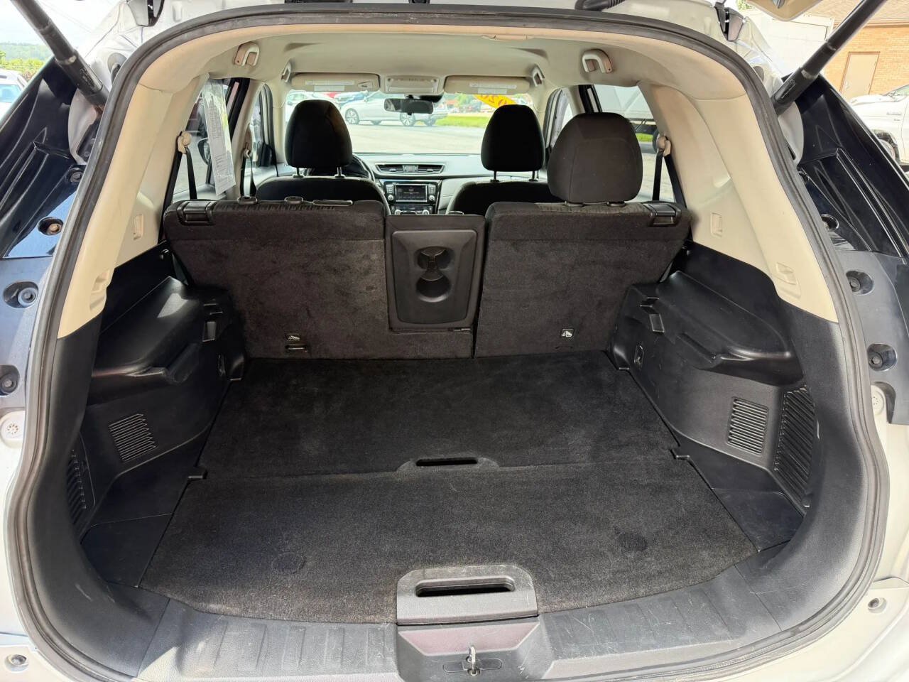 Used 2020 Nissan Rogue SV AWD/4WD image 21