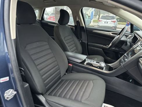 Used 2019 Ford Fusion SE image 27