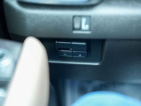 Used 2024 GMC Canyon Denali image 31